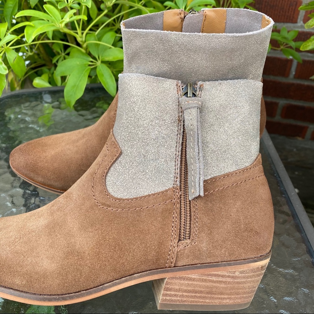 🆕 Frye and Co. Women's Rubie Zip Ankle Boot - Picture 7 of 11